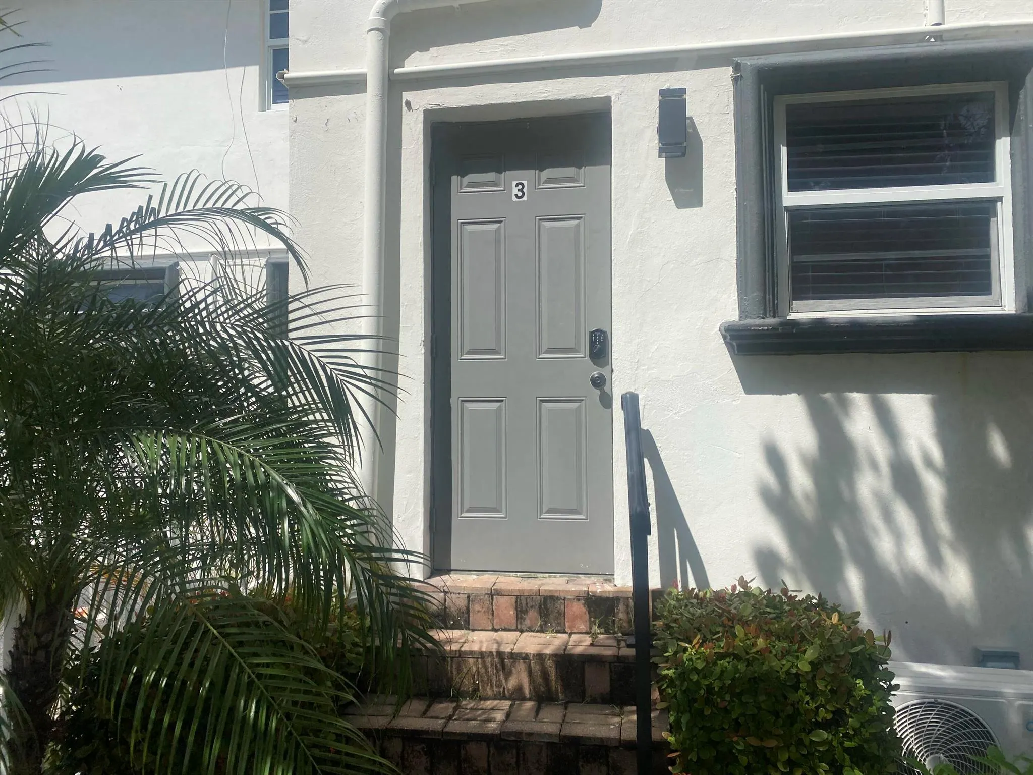 605 N Federal Highway, #3