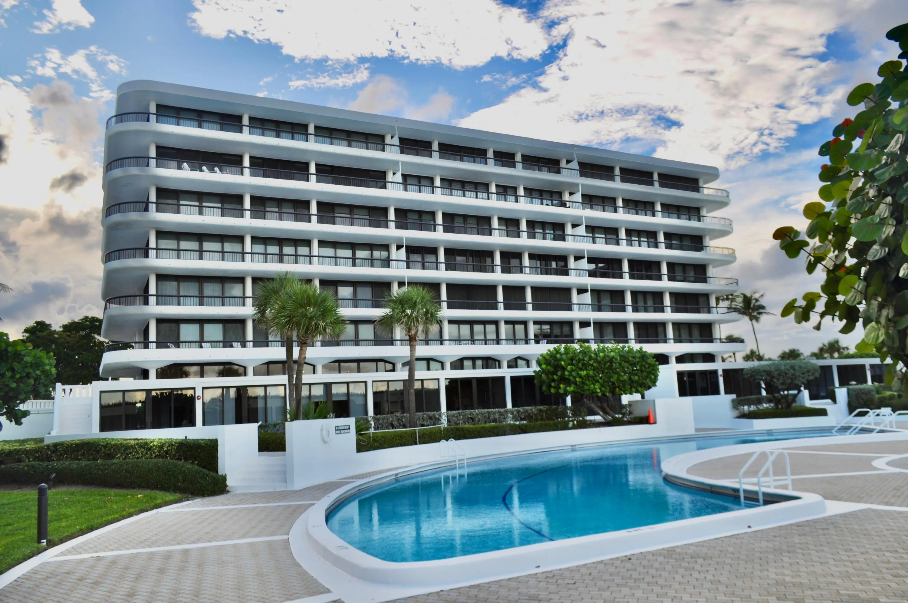 2660 S Ocean 305 S Boulevard S, #305s
