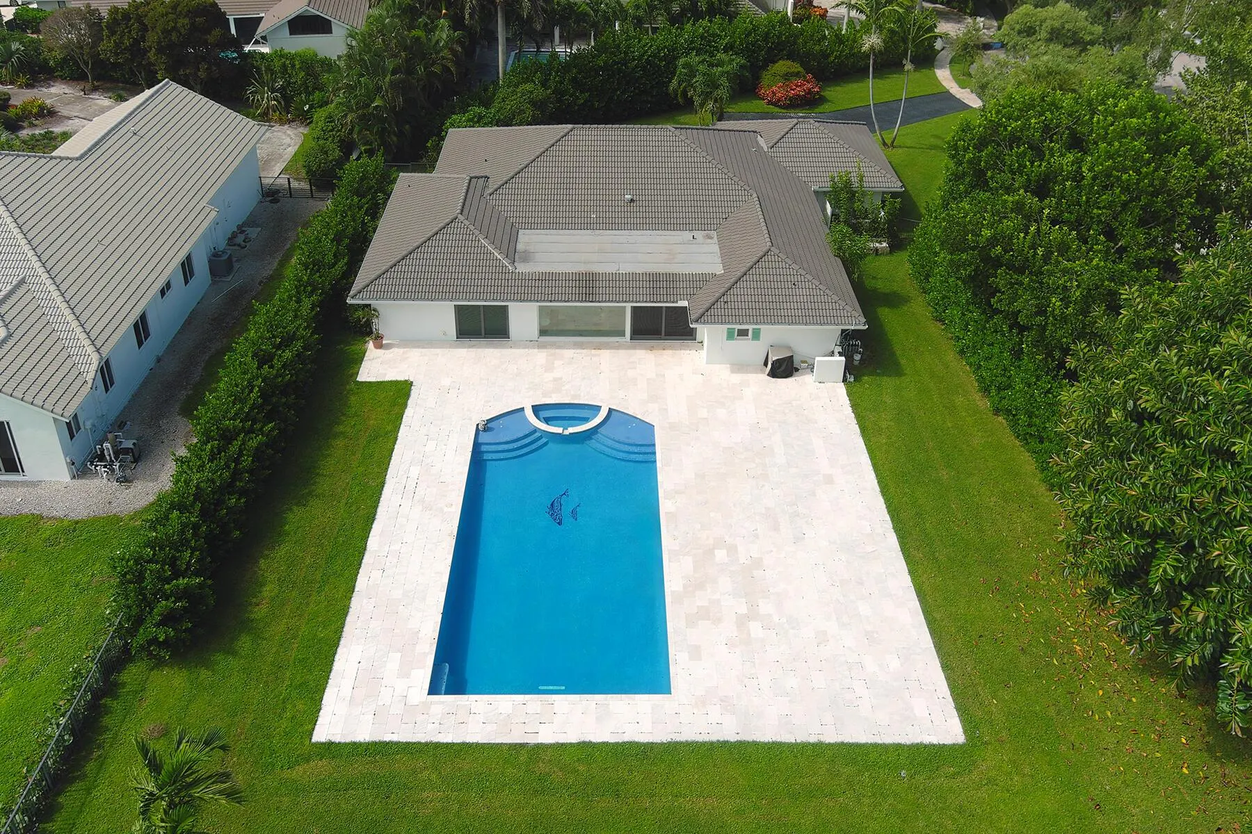 8 Woodbrook Circle