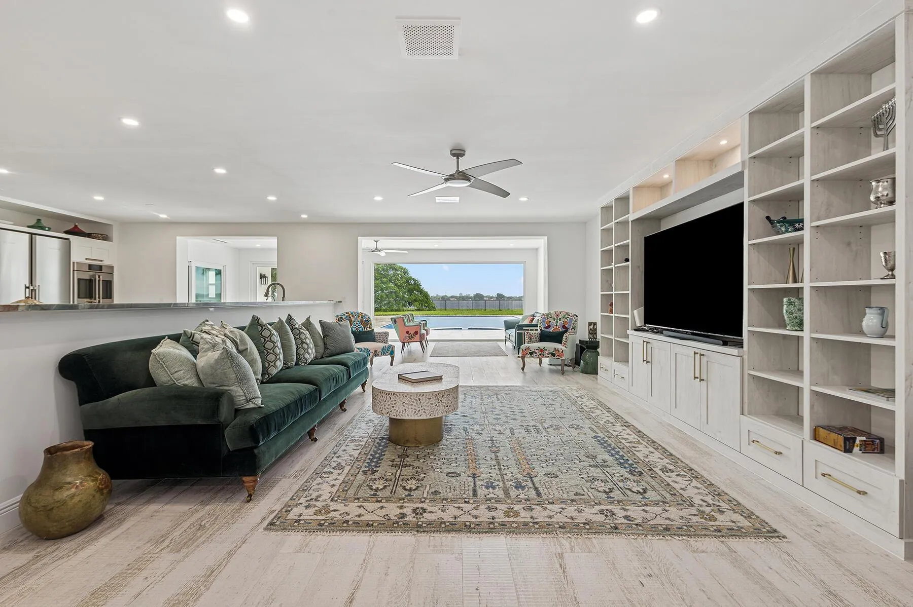 8 Woodbrook Circle