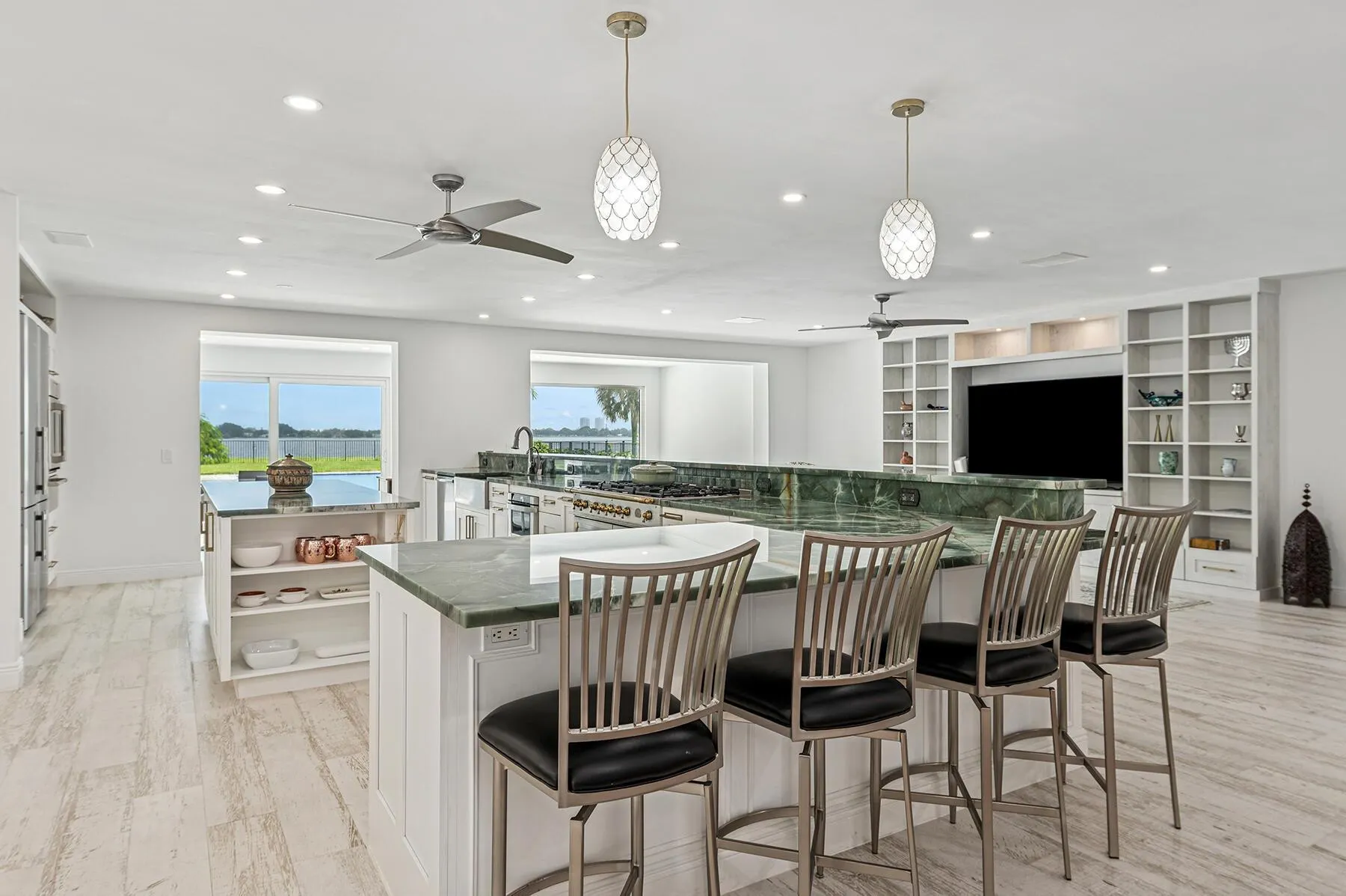 8 Woodbrook Circle