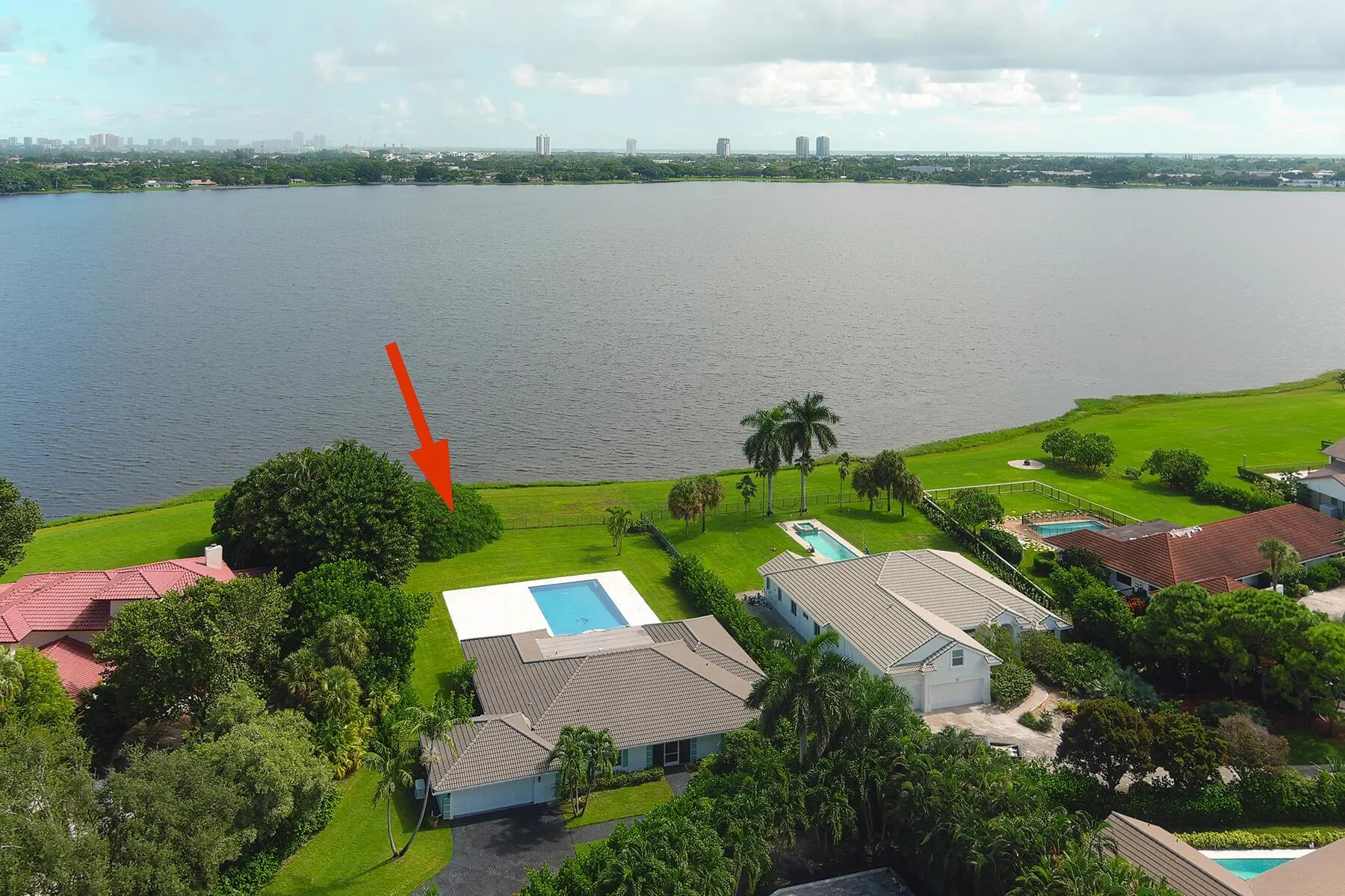 8 Woodbrook Circle