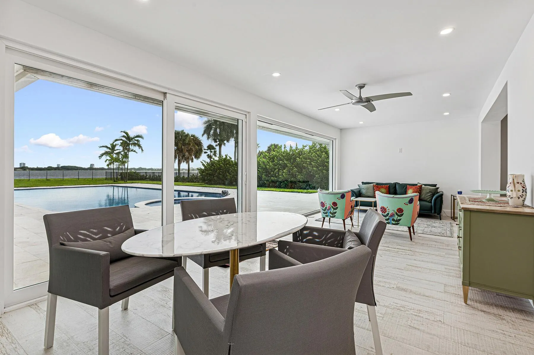 8 Woodbrook Circle