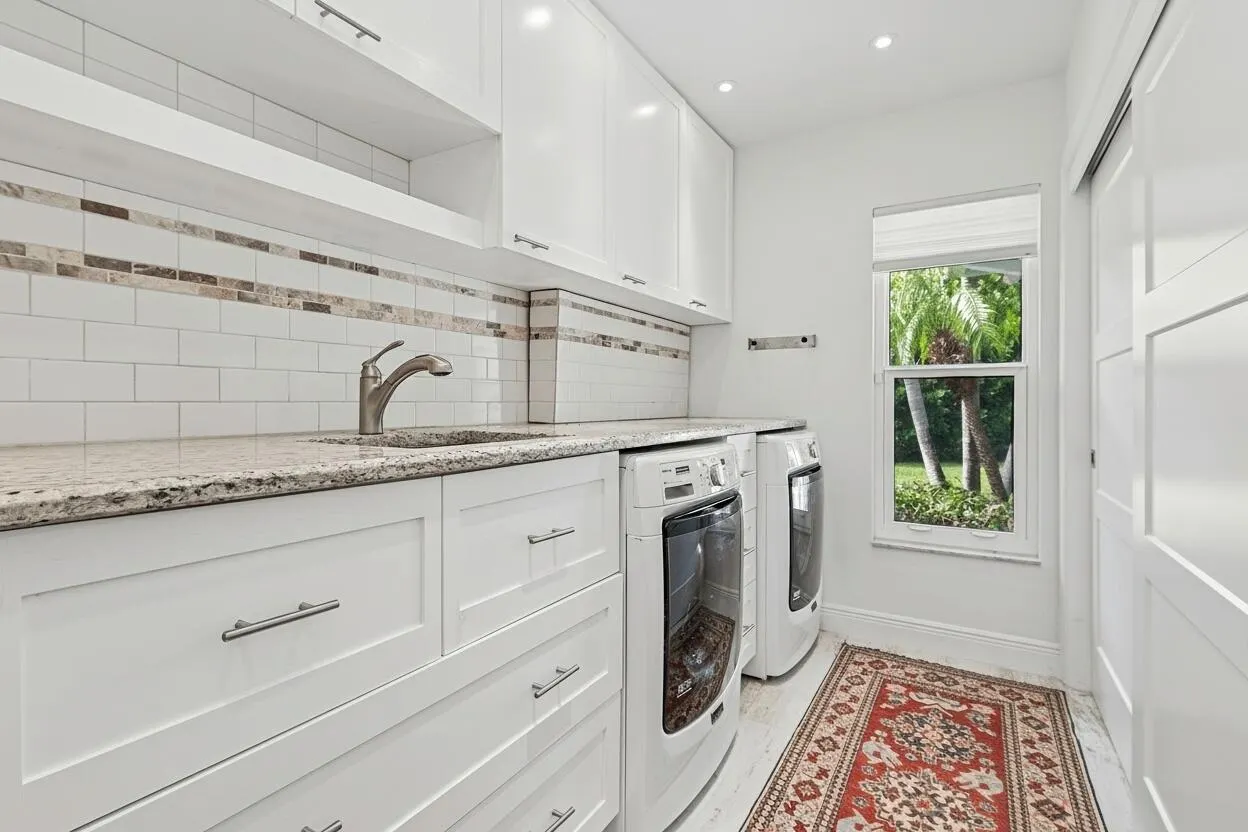 8 Woodbrook Circle