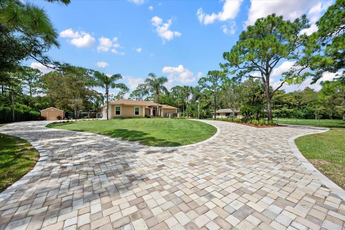 17549 Bridle Lane