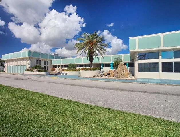 230 Horizons E, #307