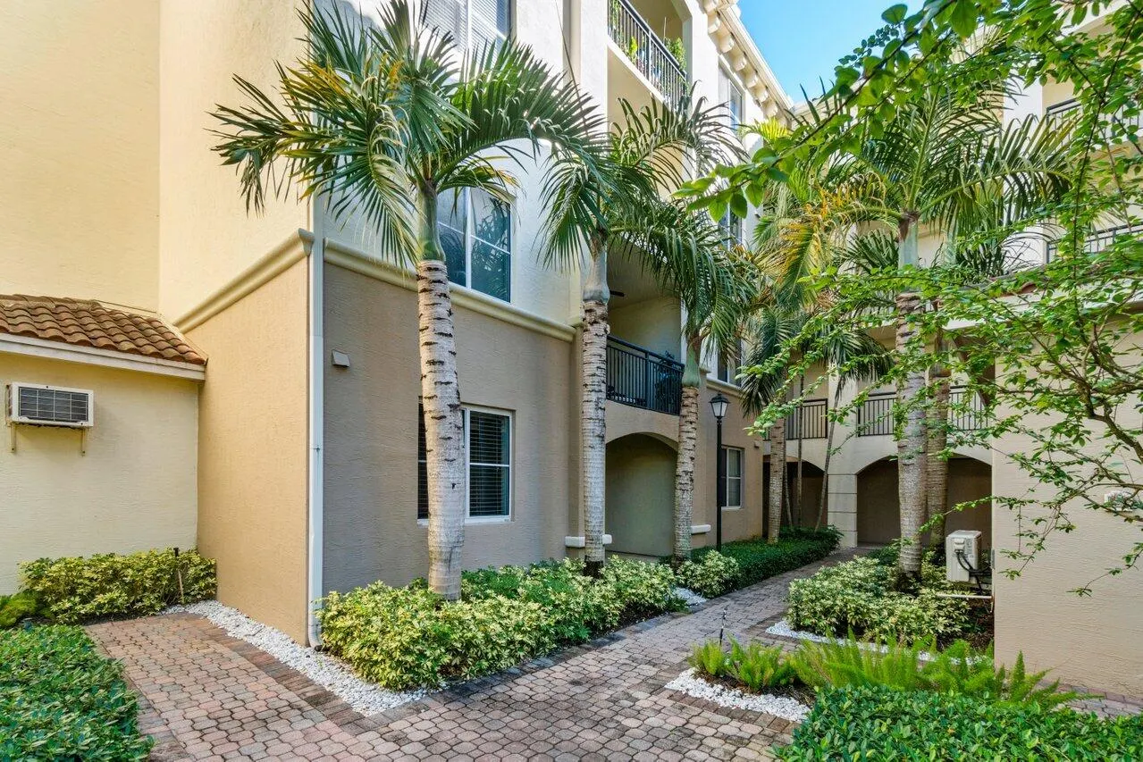 1 Renaissance Way, #117