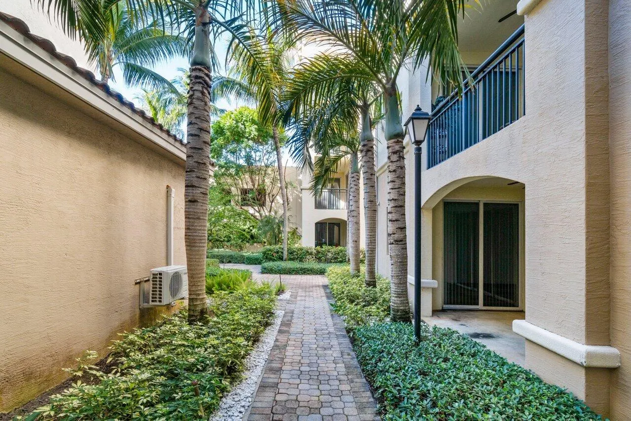1 Renaissance Way, #117