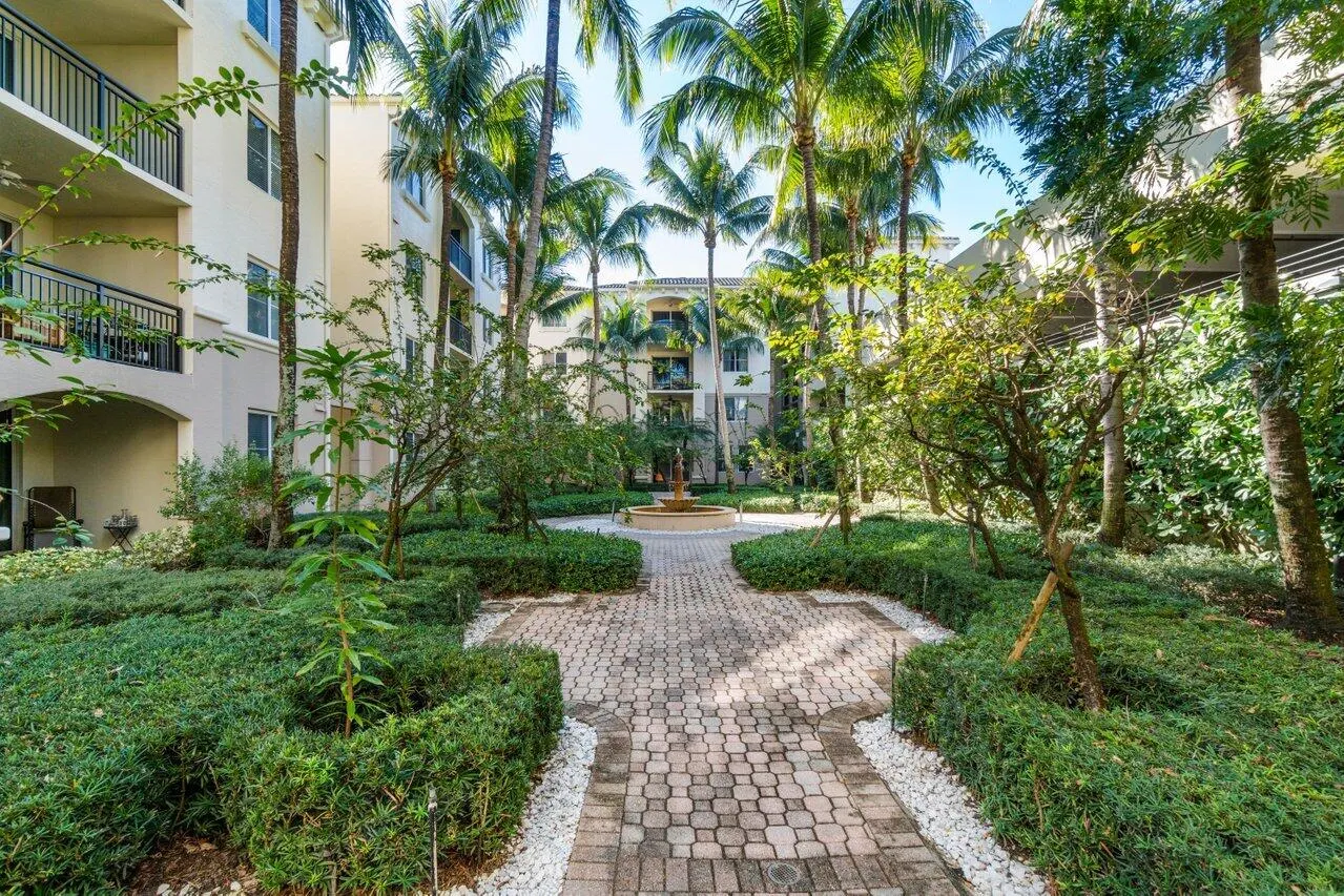 1 Renaissance Way, #117