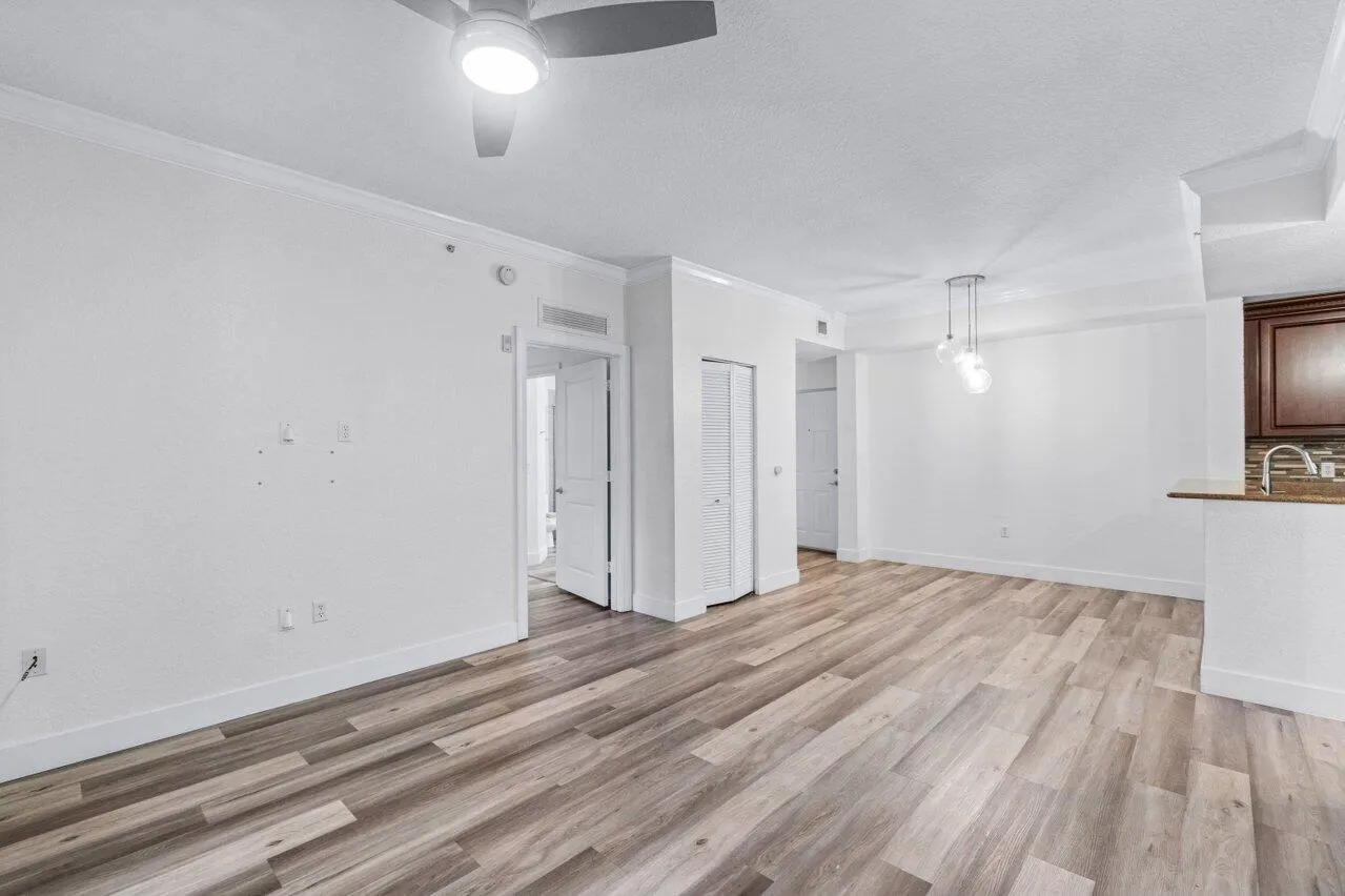 1 Renaissance Way, #117