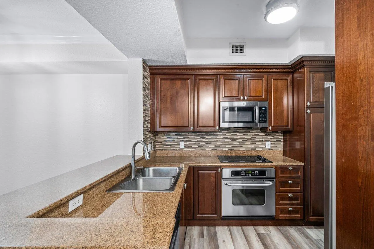1 Renaissance Way, #117