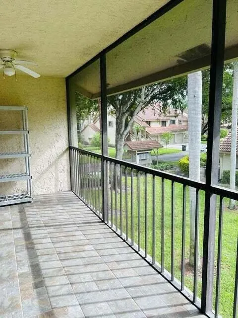 5720 Coach House Circel Circle E