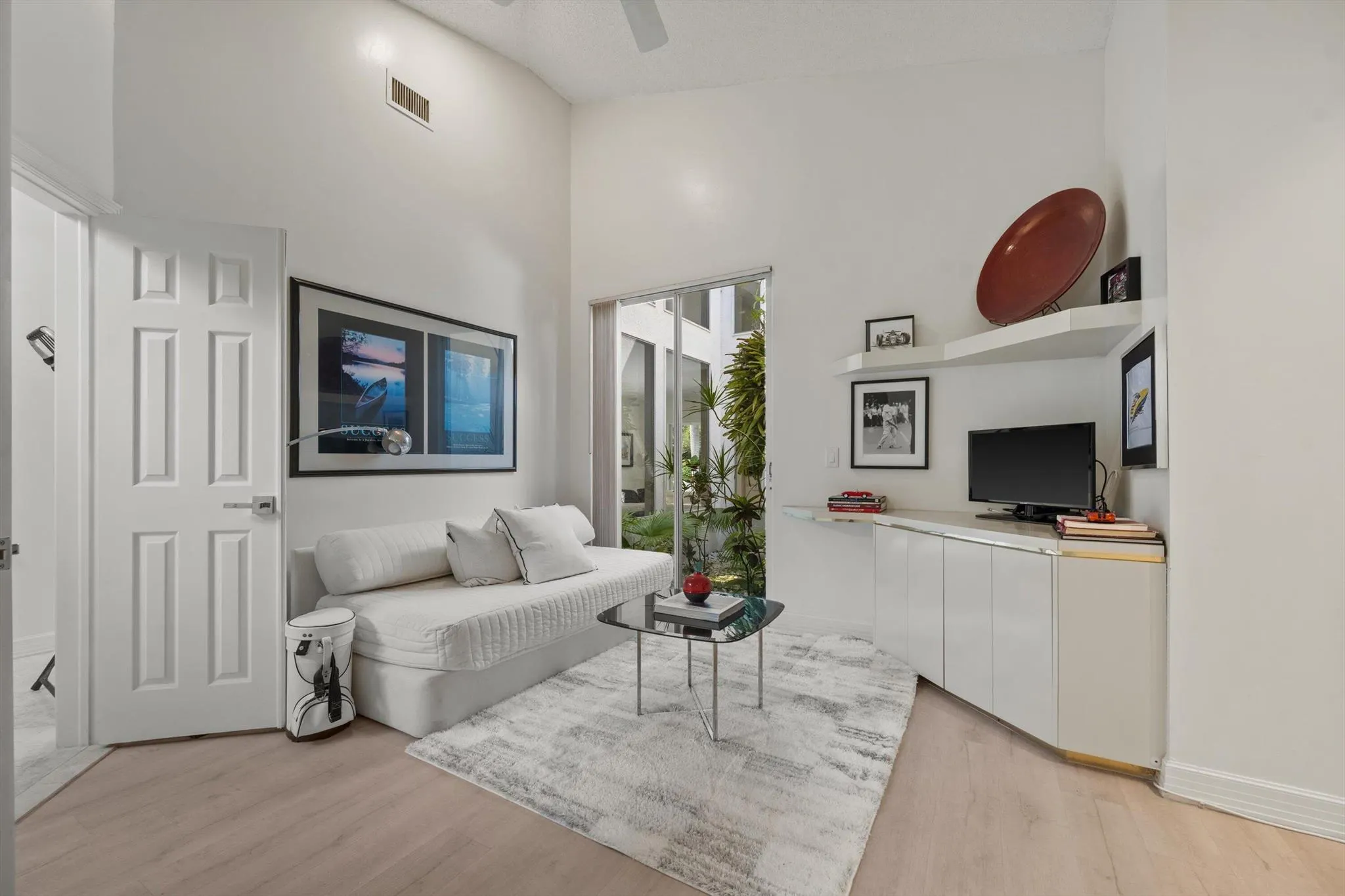 2587 Muir Circle