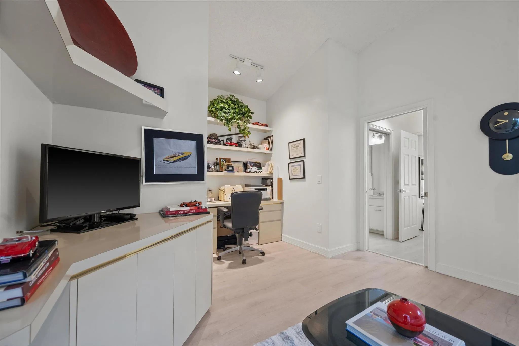 2587 Muir Circle