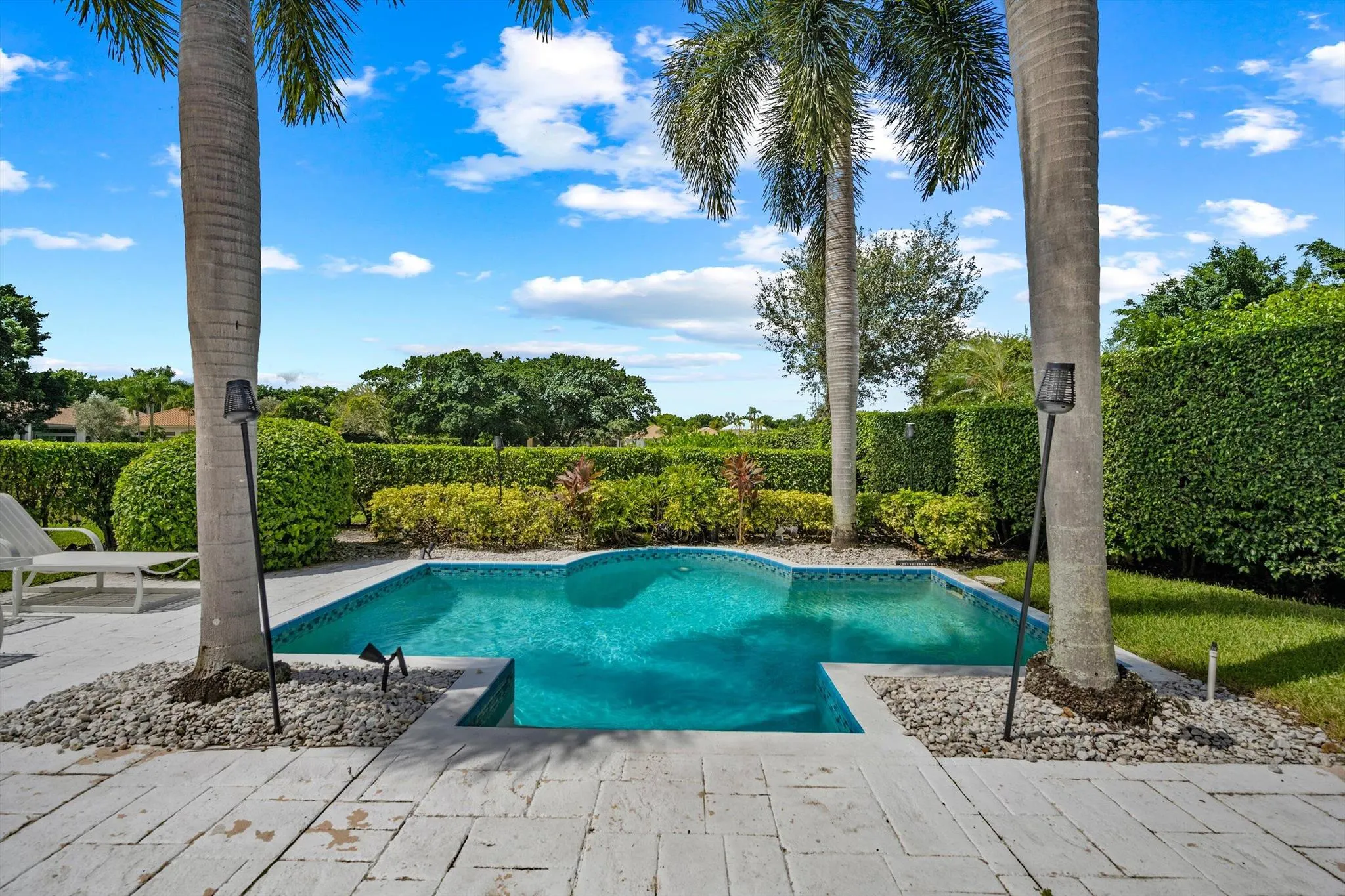 2587 Muir Circle