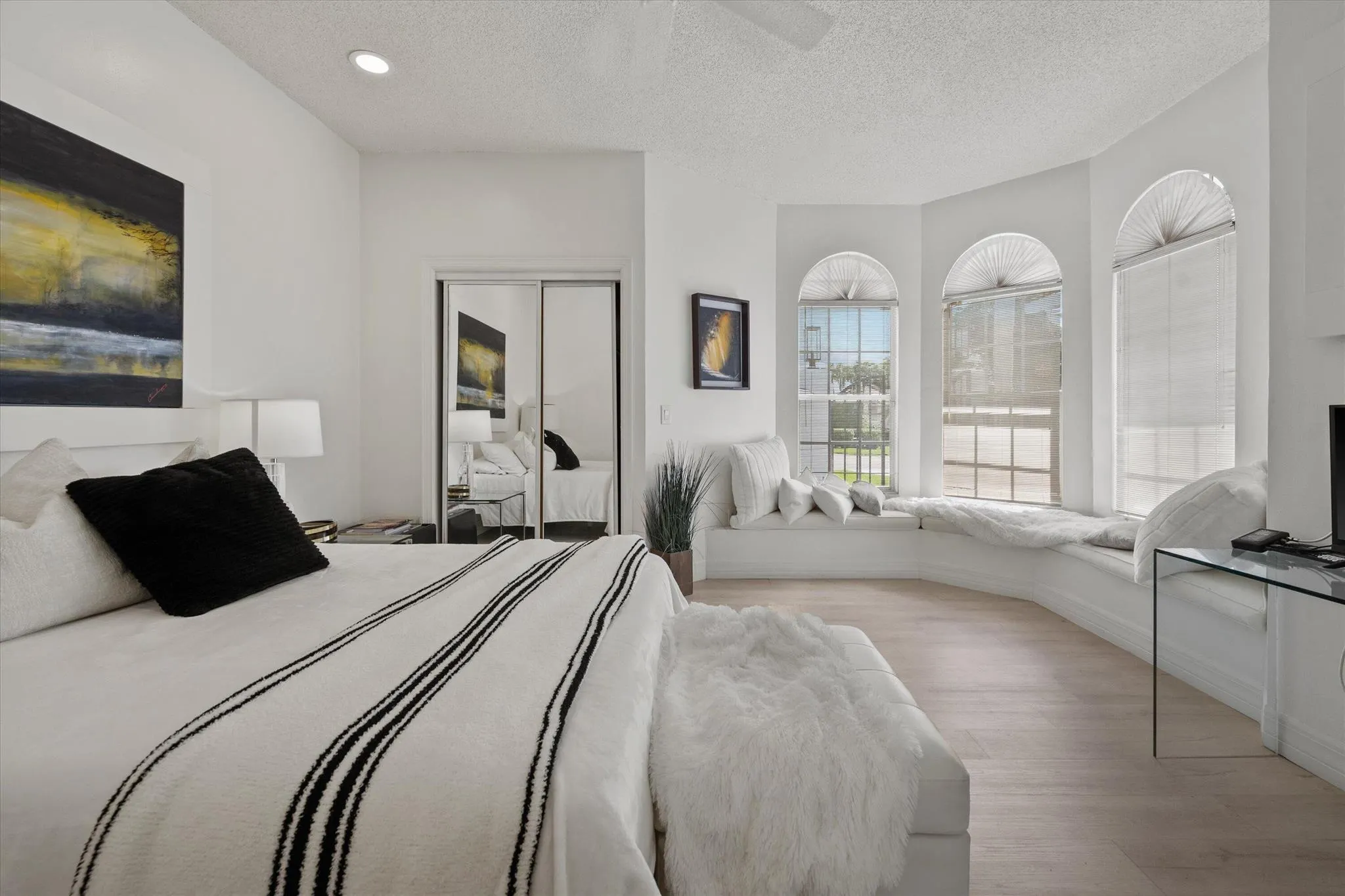 2587 Muir Circle