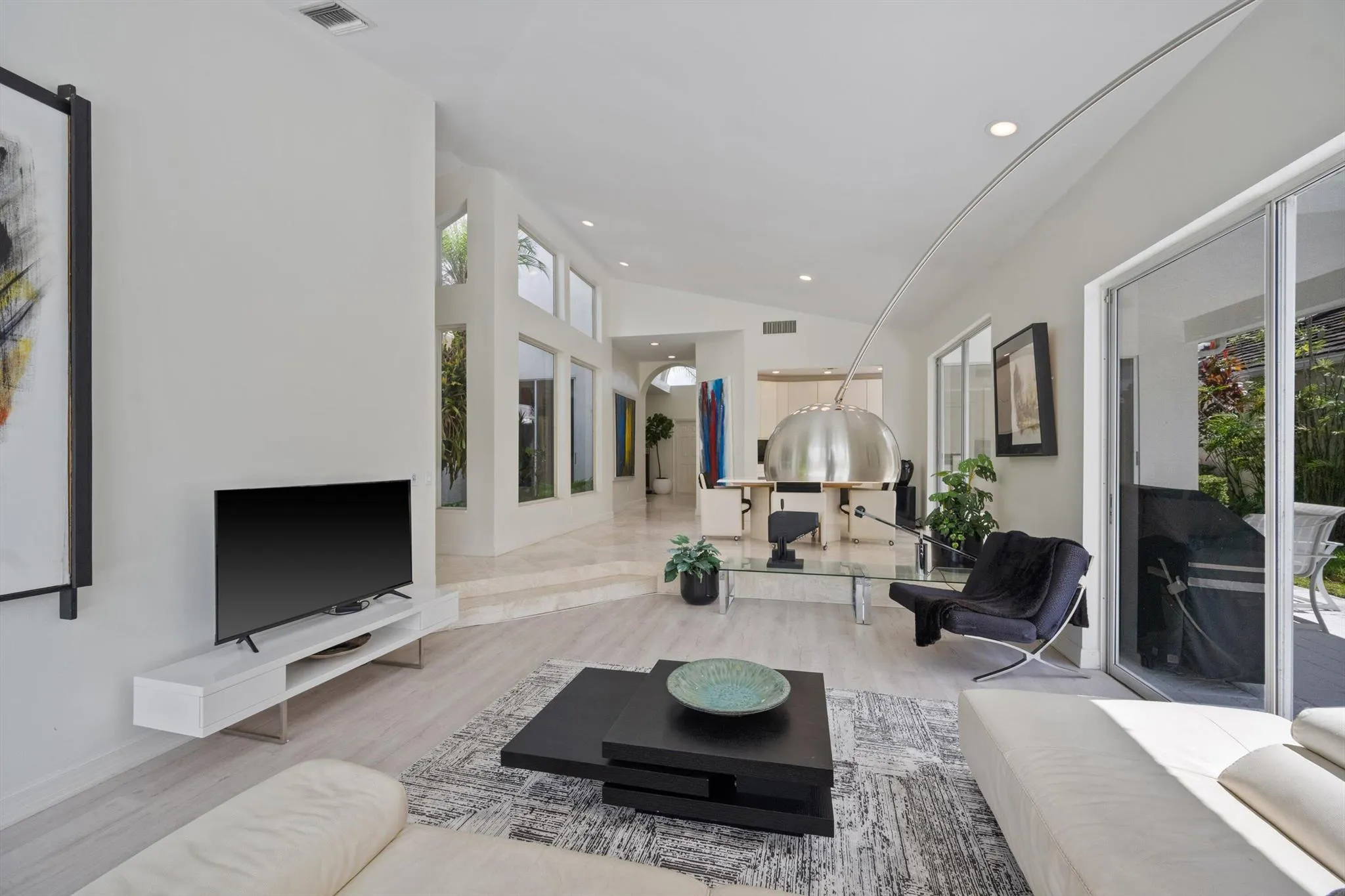 2587 Muir Circle