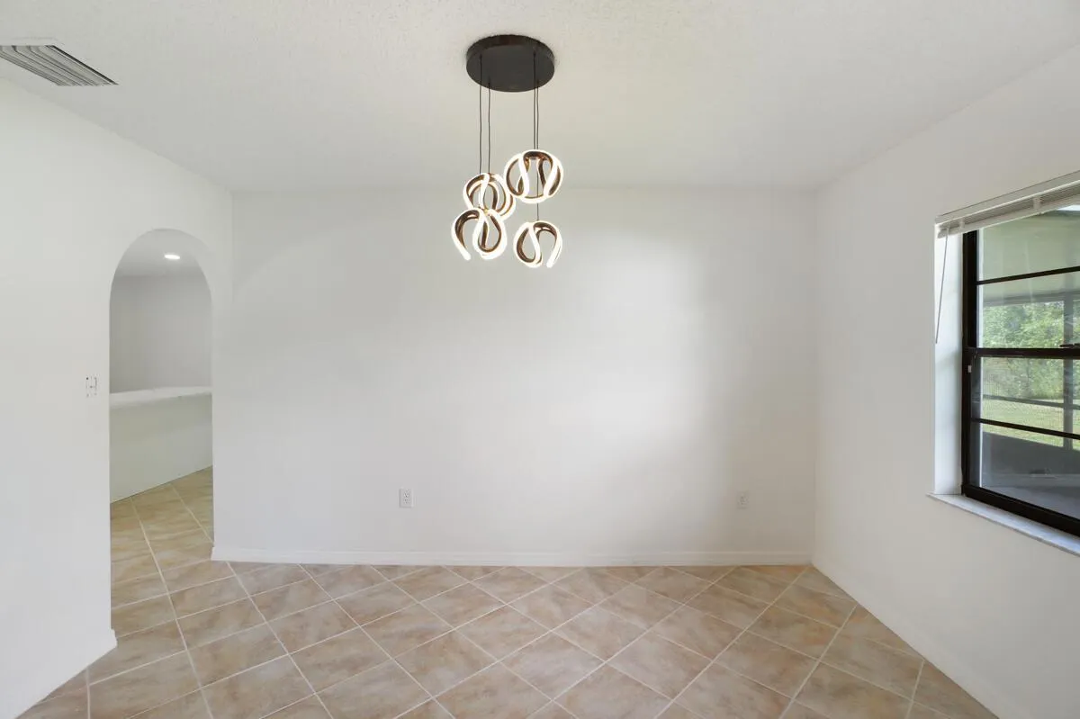 417 SE Tranquilla Avenue