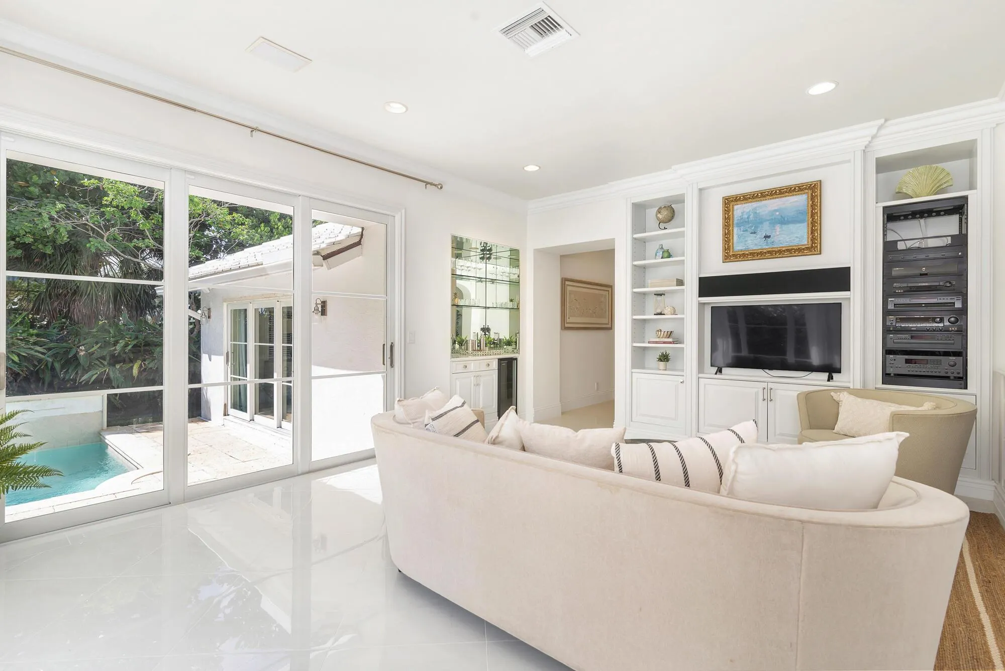 216 Bahama Lane