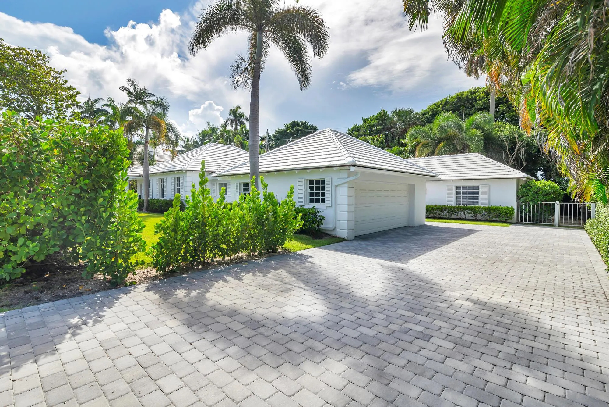 216 Bahama Lane