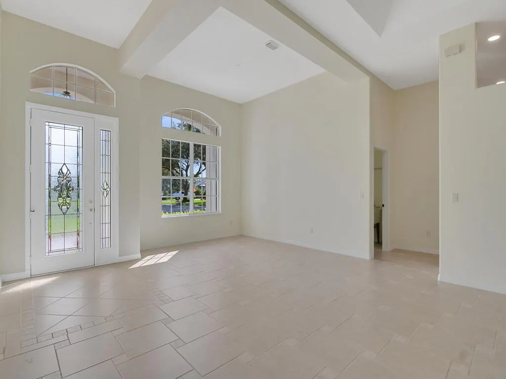 305 Bourdeaux Drive SW