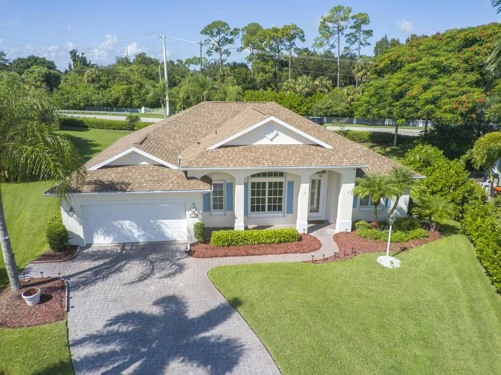 305 Bourdeaux Drive SW