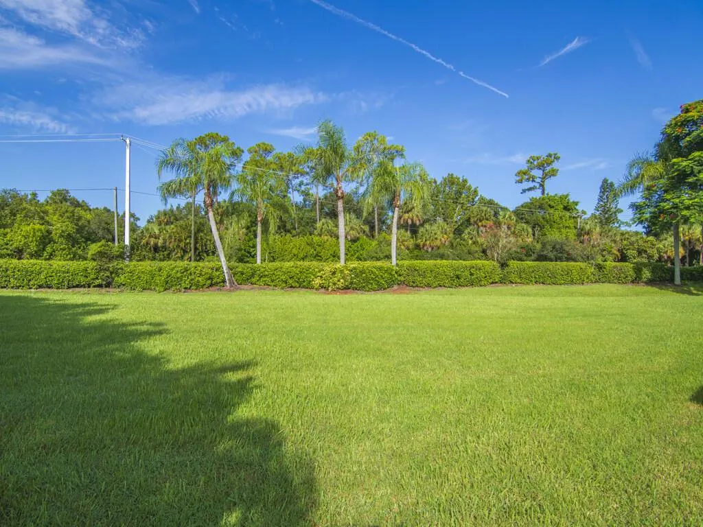 305 Bourdeaux Drive SW
