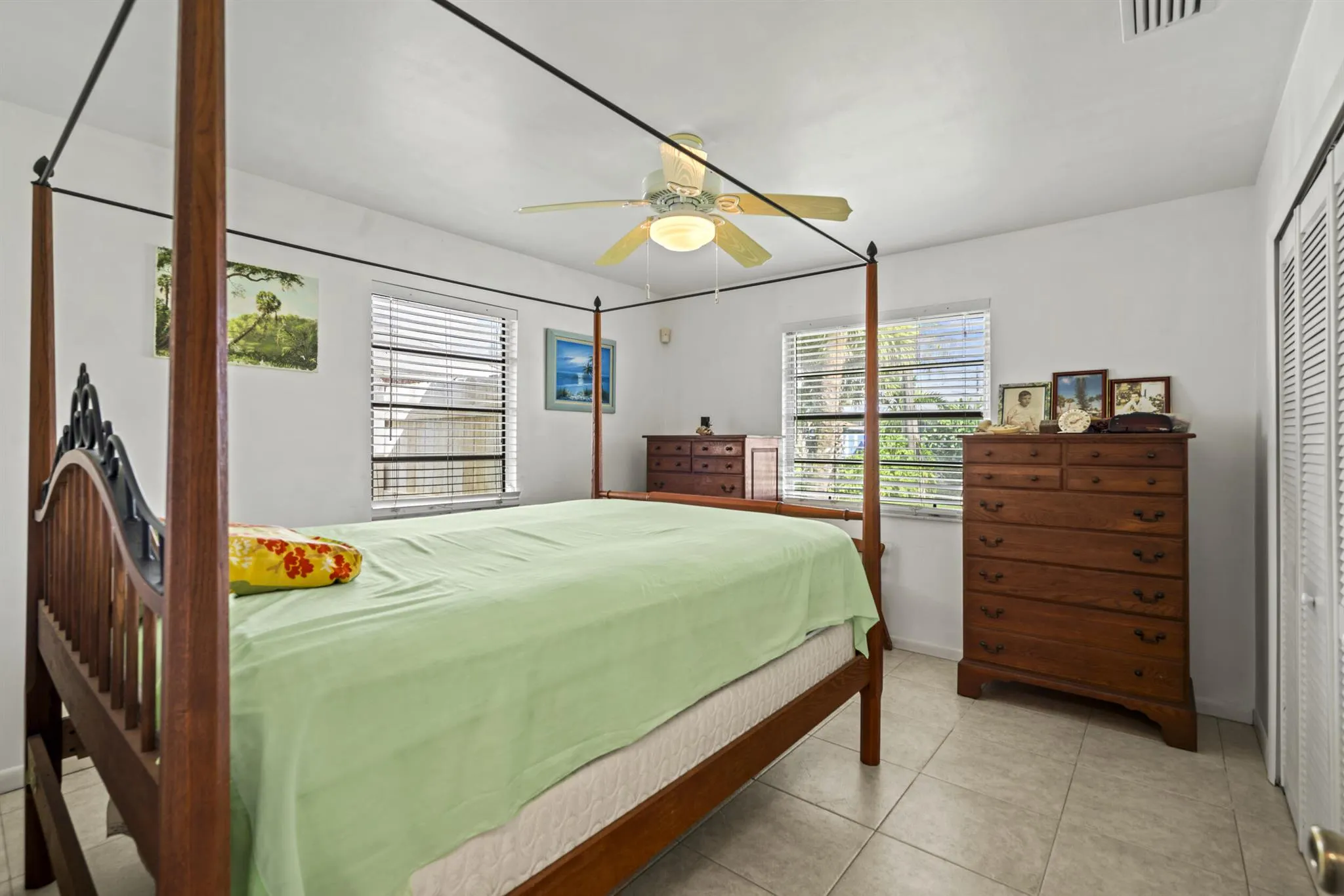1915 Eucalyptus Avenue