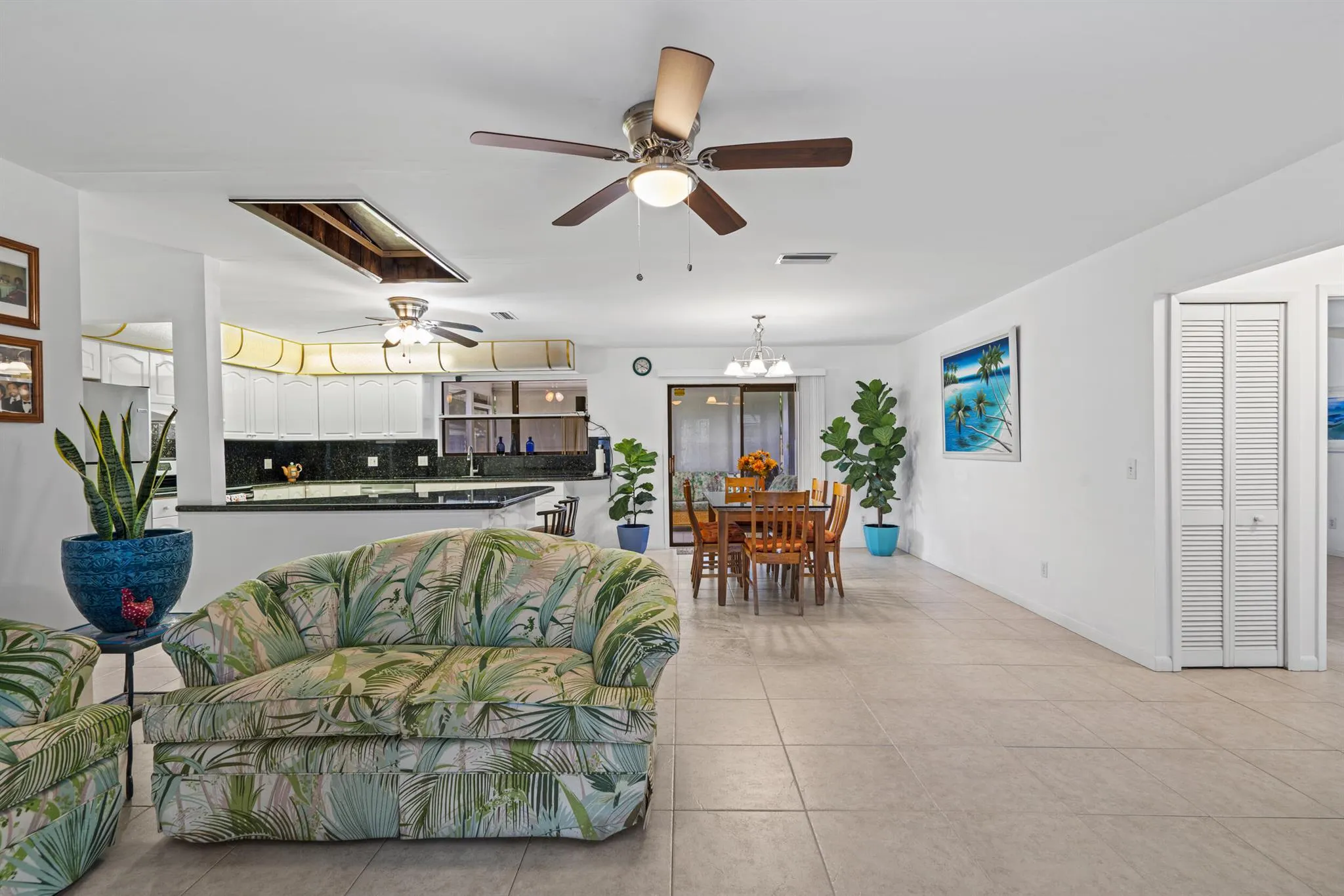 1915 Eucalyptus Avenue