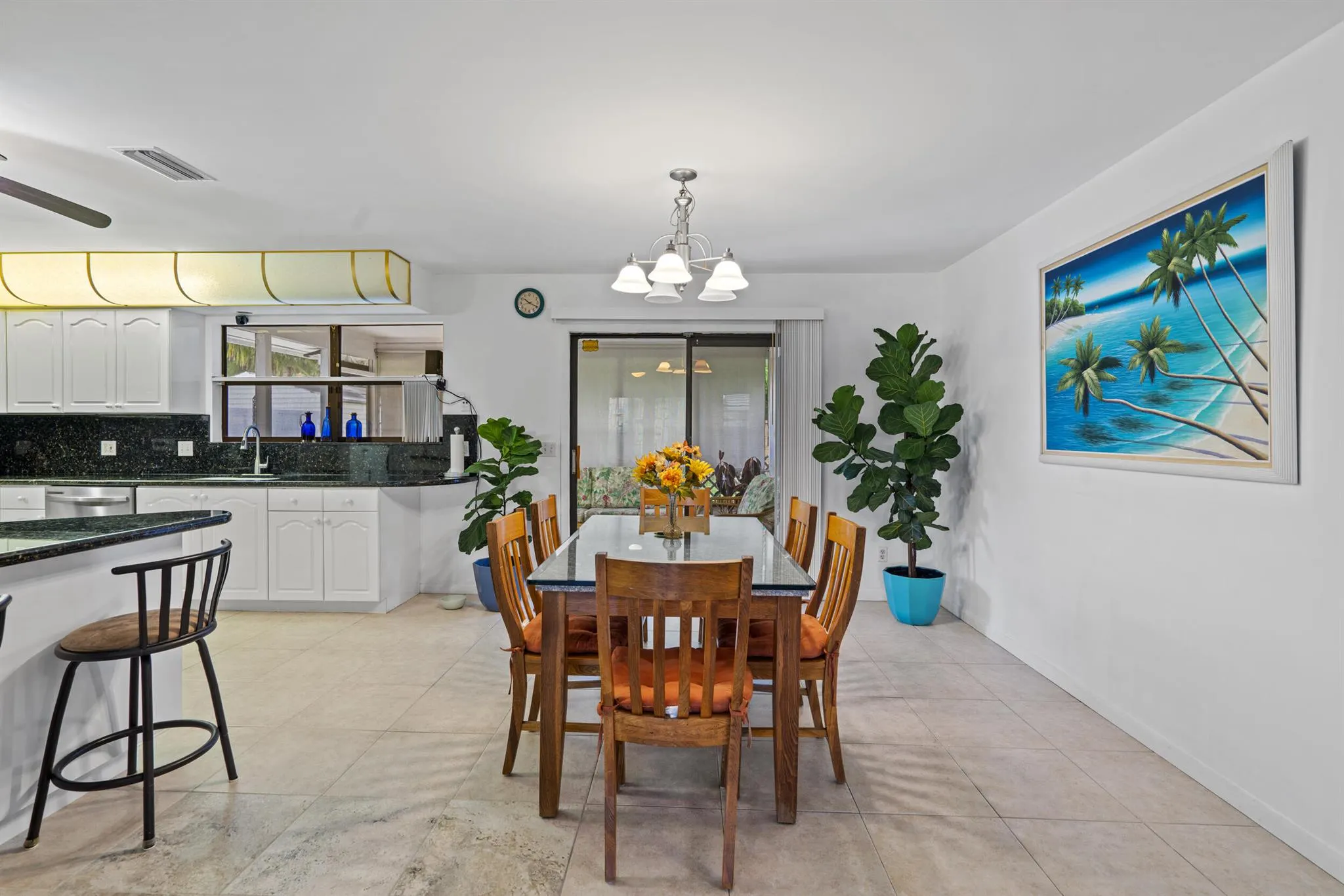 1915 Eucalyptus Avenue