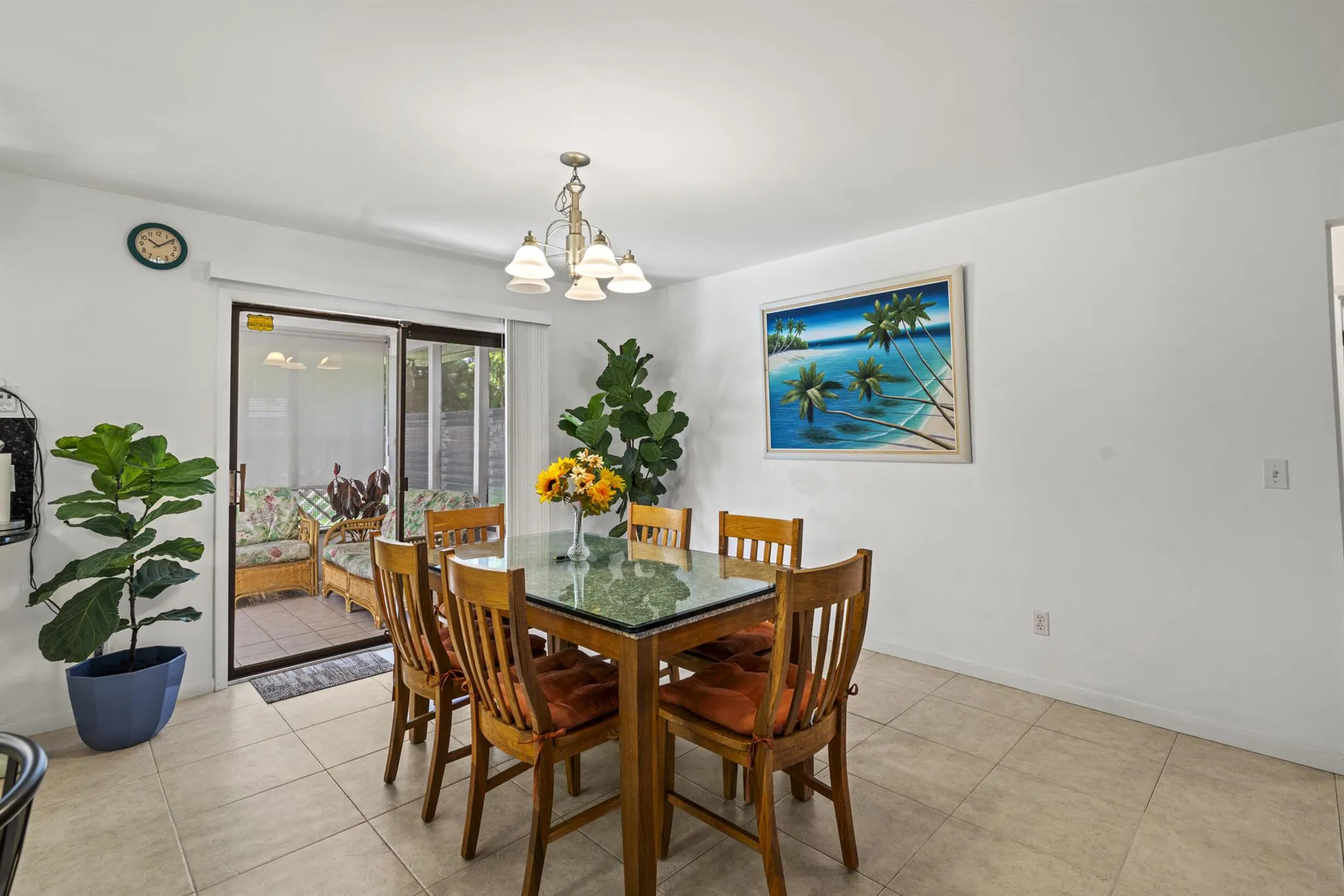 1915 Eucalyptus Avenue
