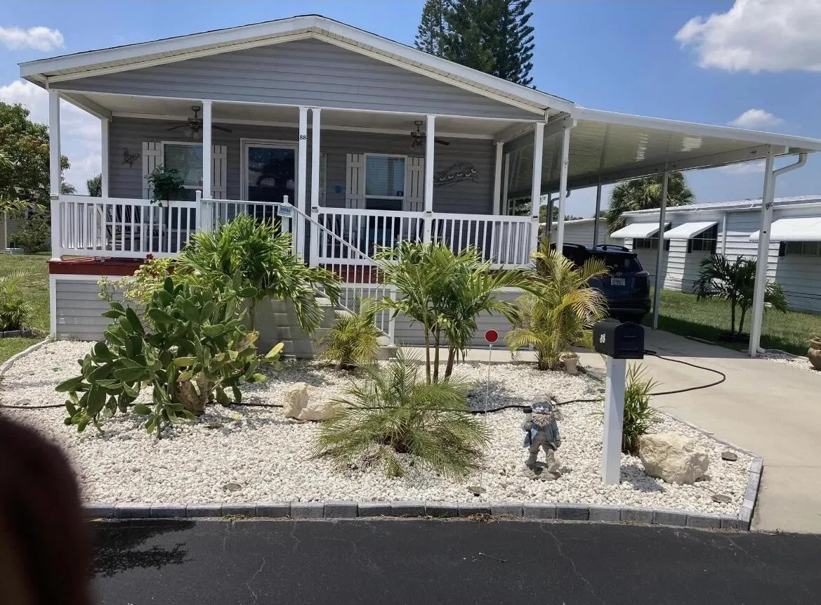 88 Sandhill Boulevard