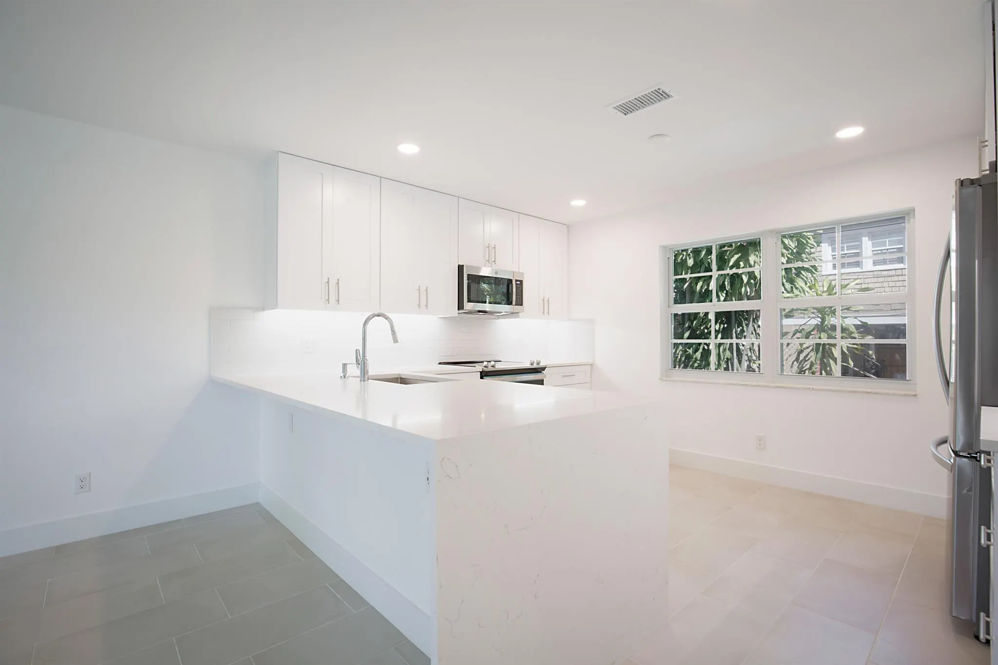 705 New York Street