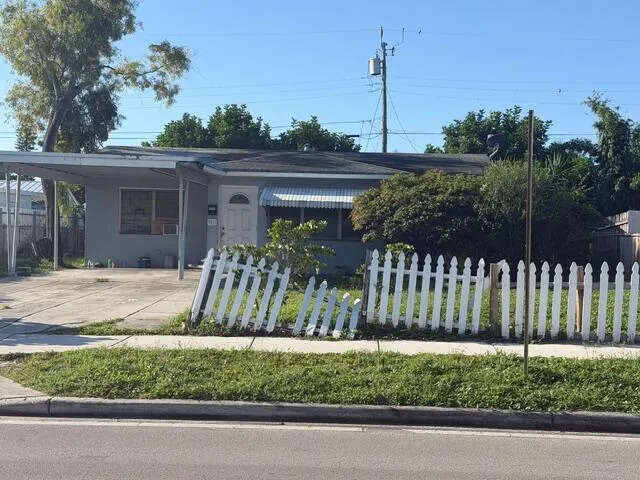 1005 12th Avenue N