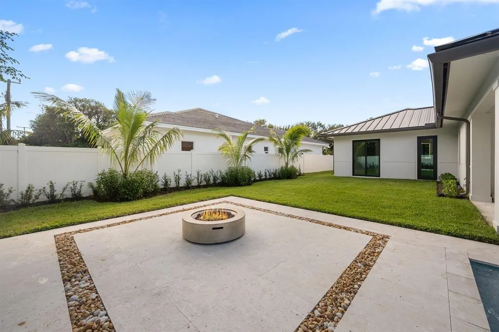 741 Nighthawk Way
