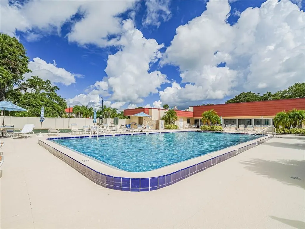 73 Royal Oak Court, #203