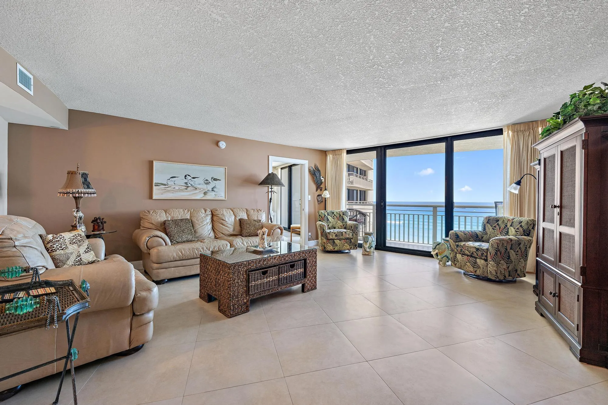 3000 N Ocean Drive, #19e