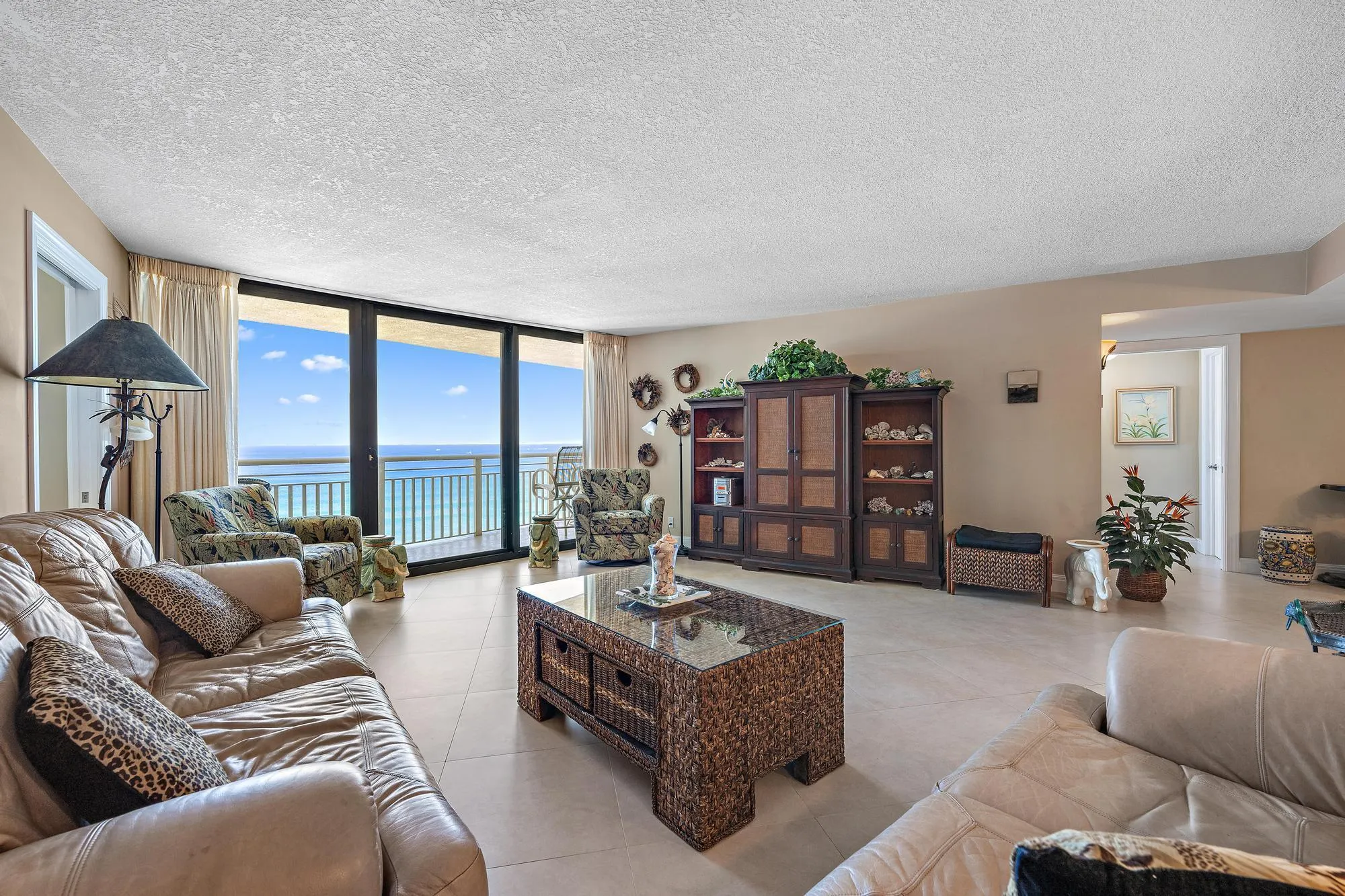 3000 N Ocean Drive, #19e