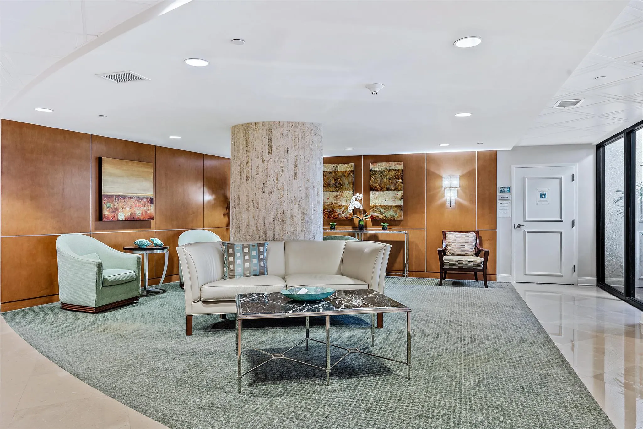3000 N Ocean Drive, #19e