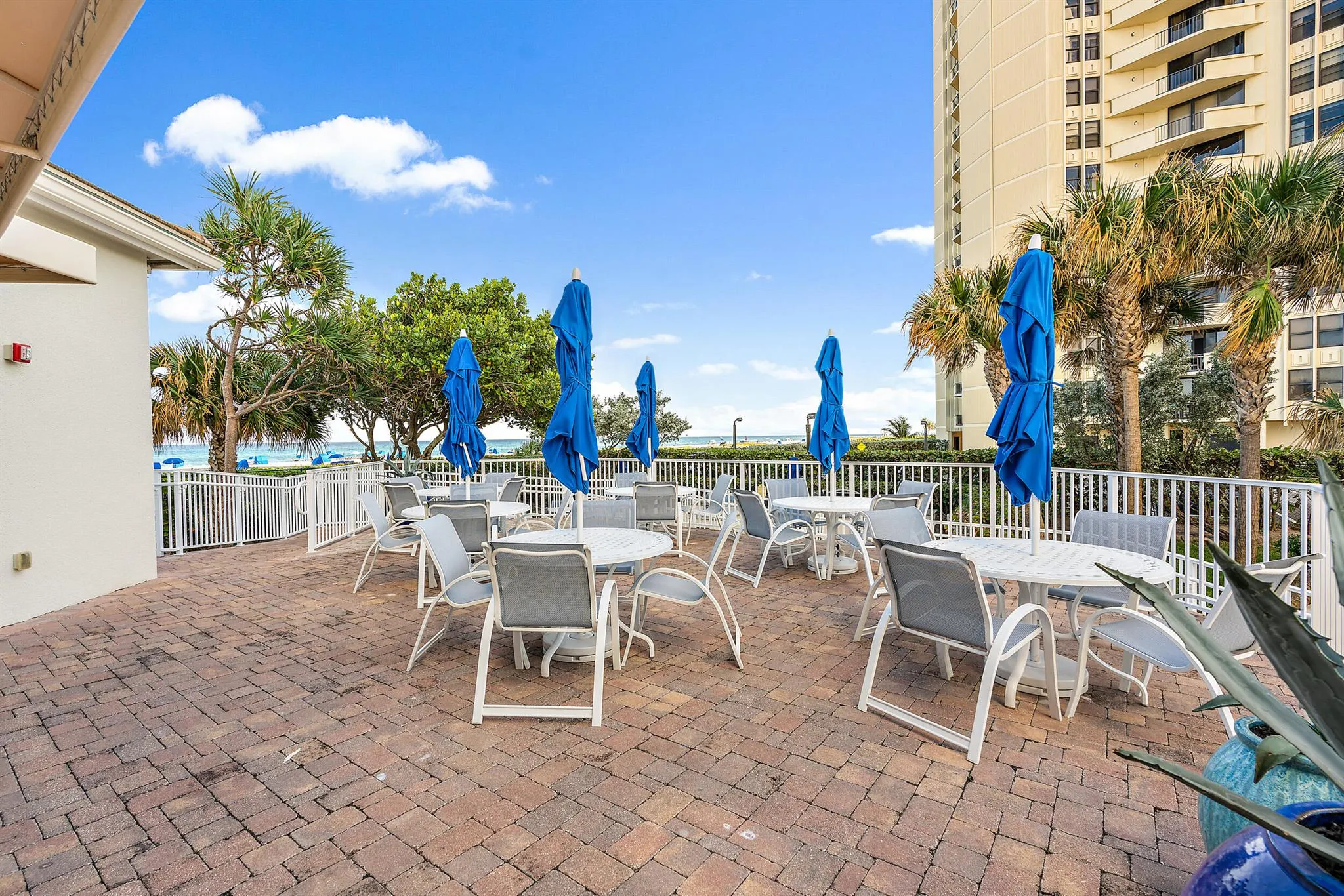 3000 N Ocean Drive, #19e