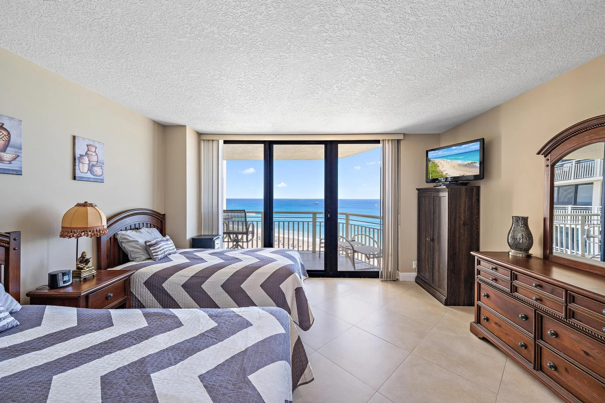3000 N Ocean Drive, #19e