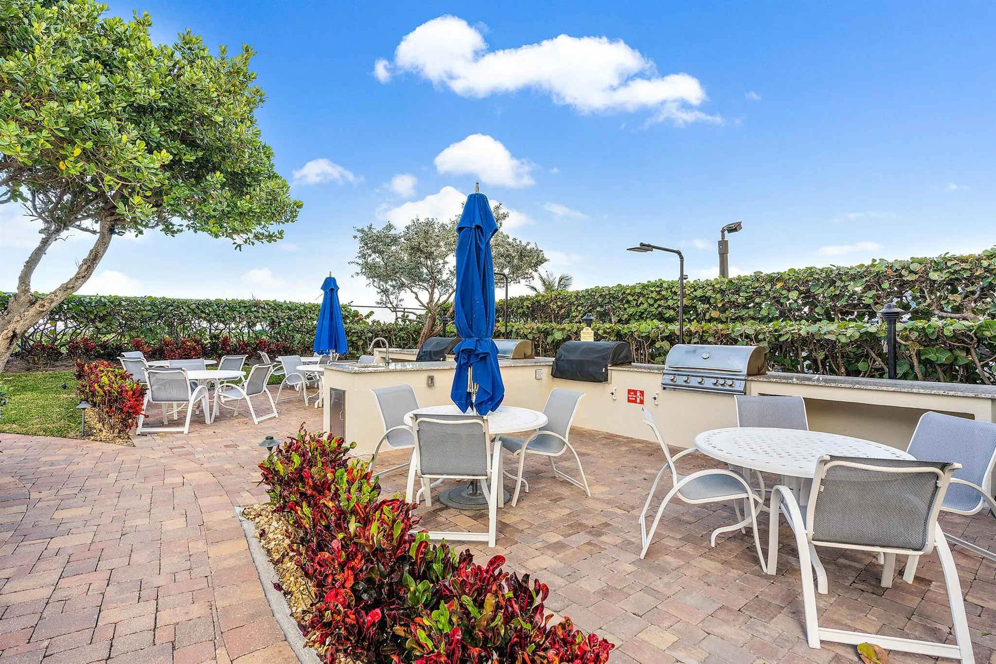 3000 N Ocean Drive, #19e