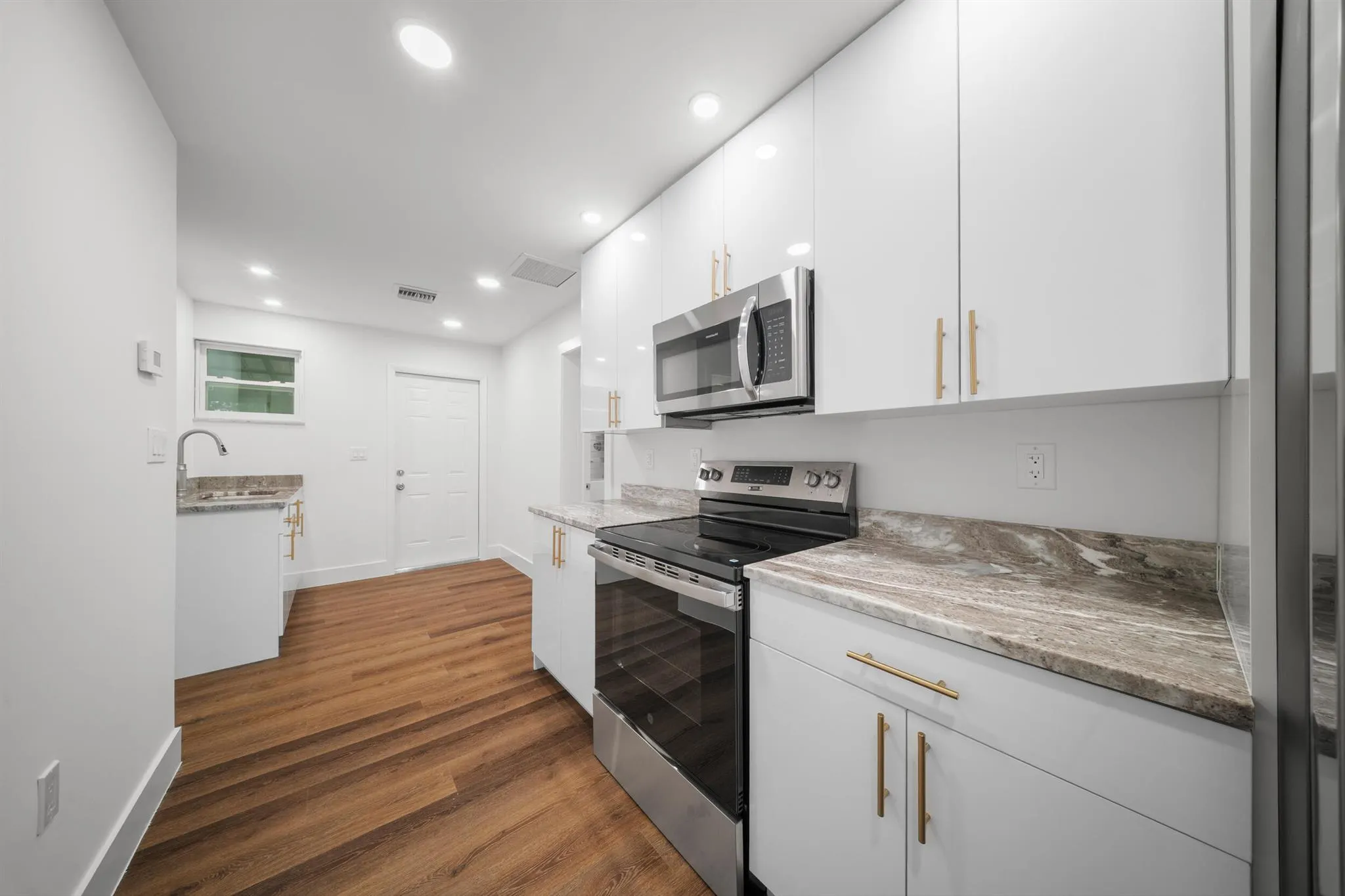 2904 SE Bamboo Street