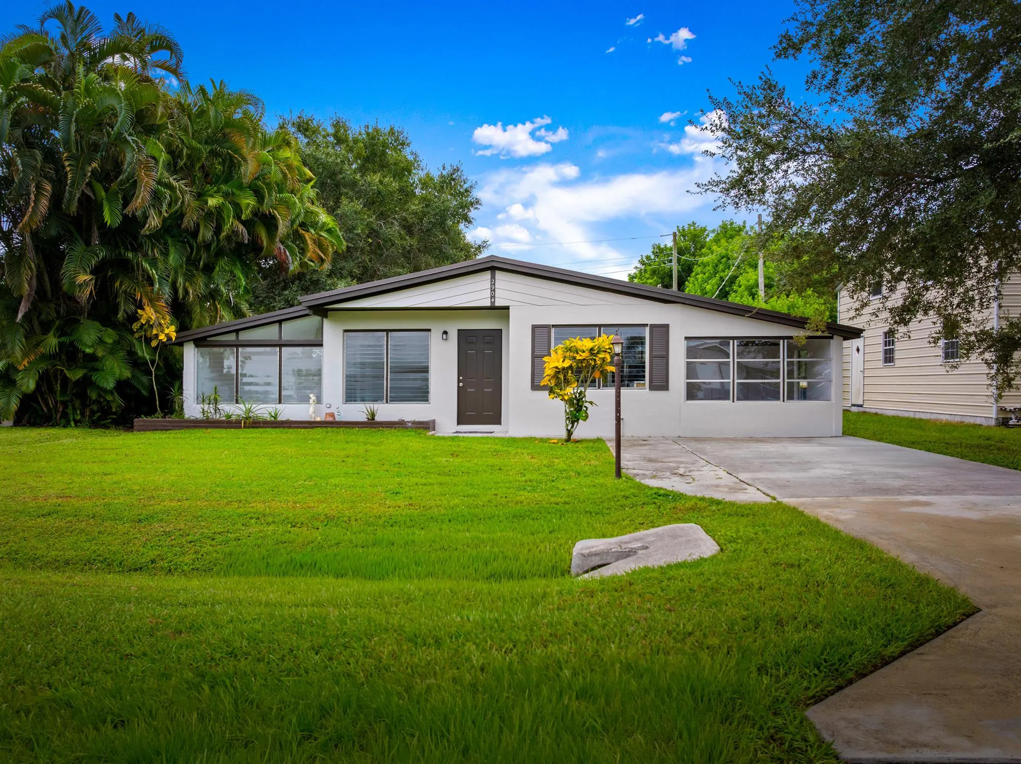 2904 SE Bamboo Street