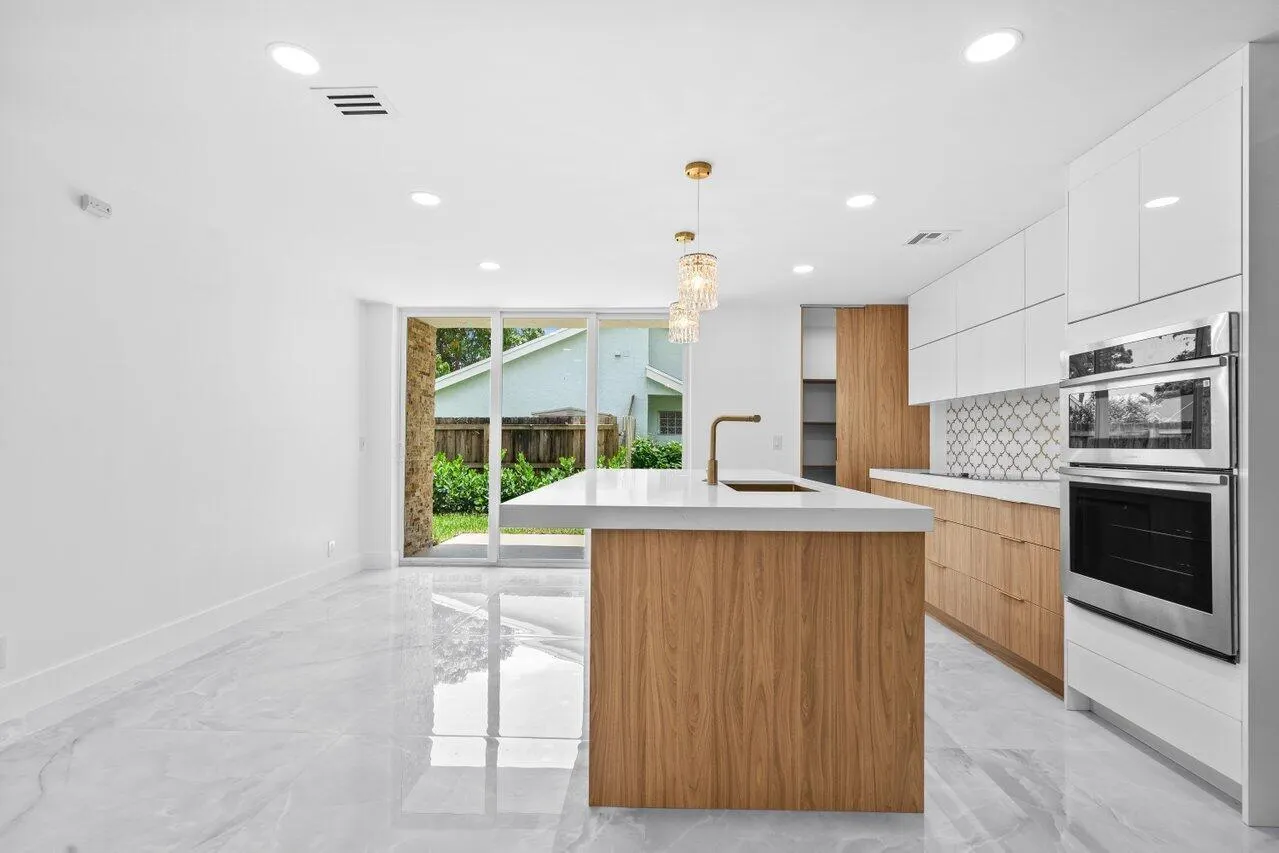 2399 NW 30th Street