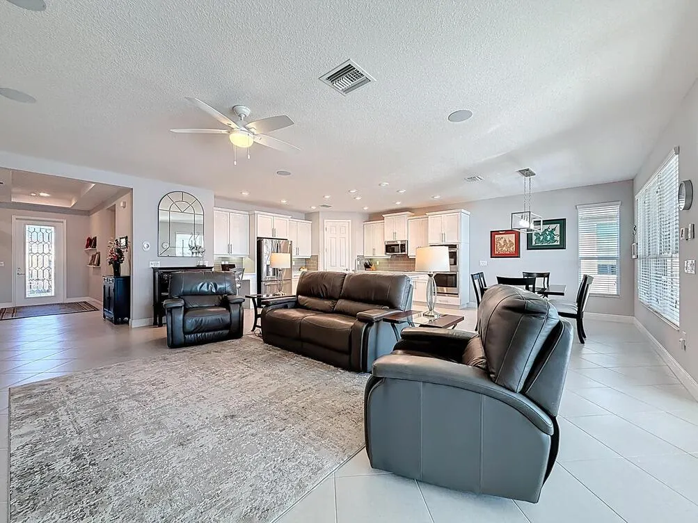 10094 SW Indian Lilac Trail