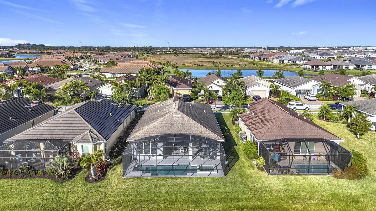 10094 SW Indian Lilac Trail