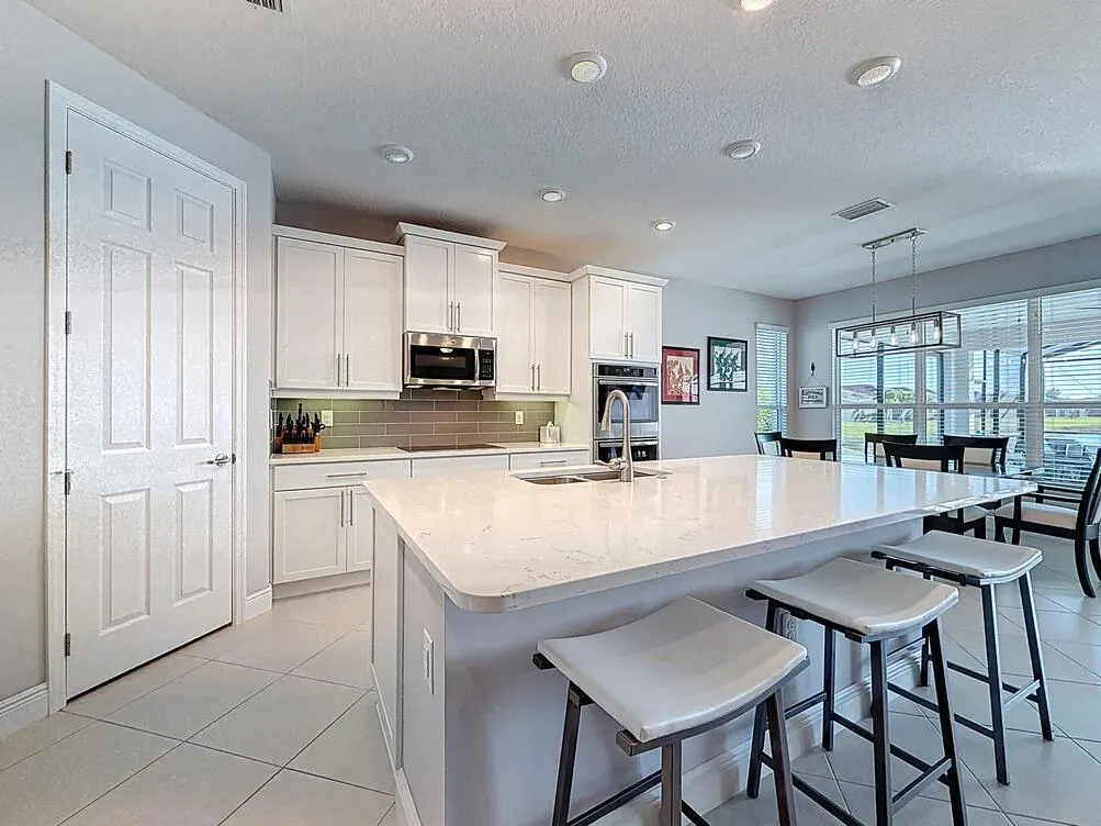 10094 SW Indian Lilac Trail