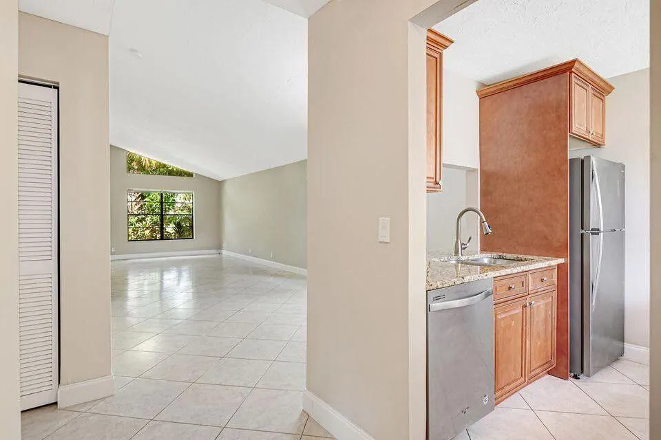 166 Sparrow Drive, #1b