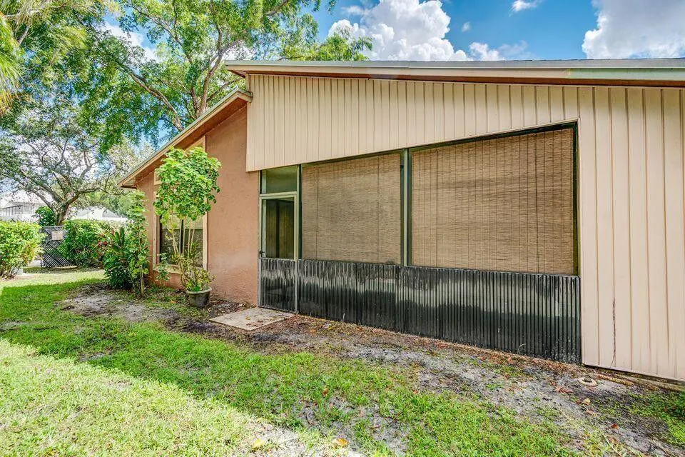 166 Sparrow Drive, #1b